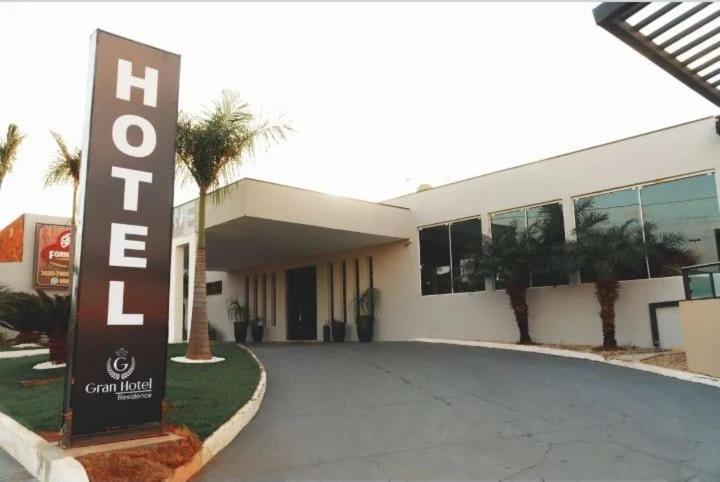Gran Hotel Residence Jacarezinho Exterior foto